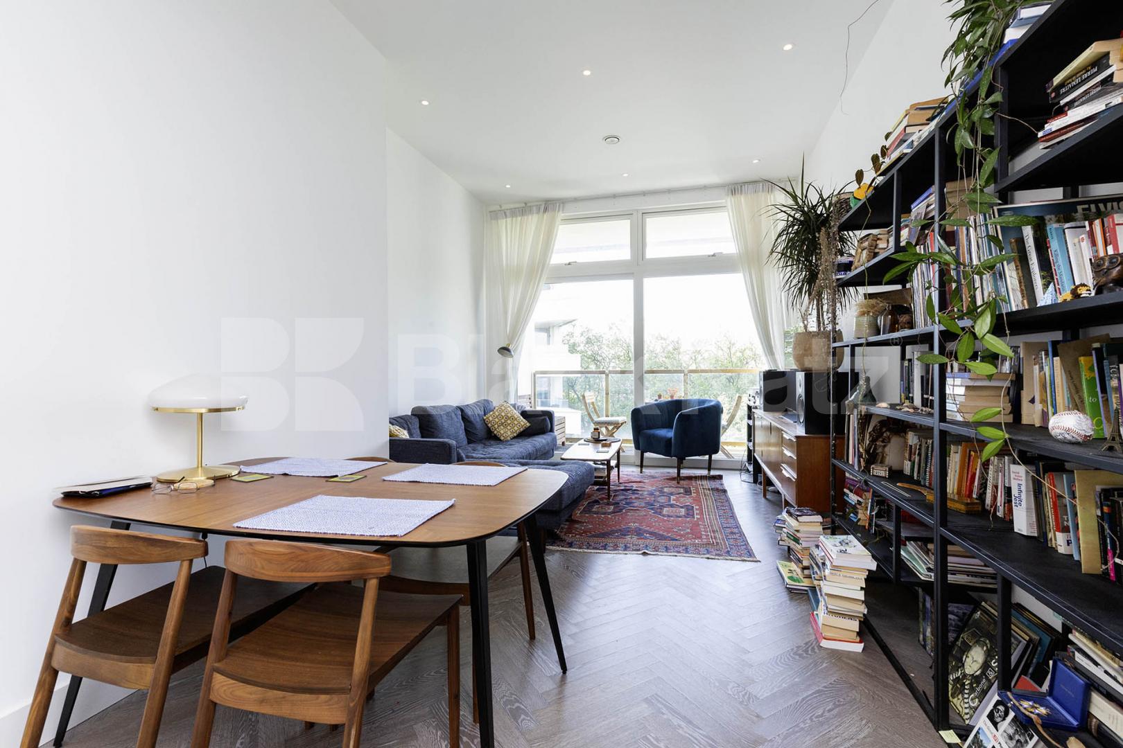 New Development 2 bed 2 bath with large balcony close to kings cross Market Road, Caledonian Road
